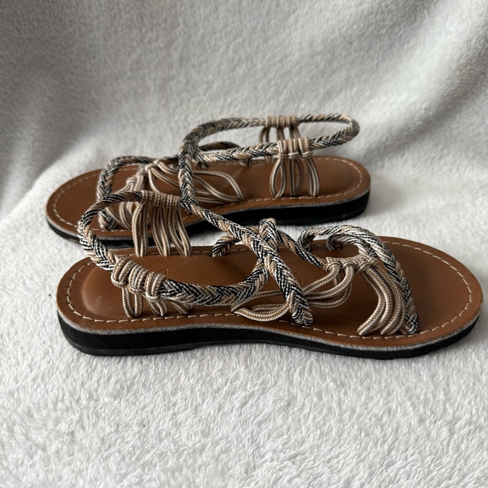 Vines Island Wear Sandals Women’s Size 6 Open Toe Slip On Braided Shoes